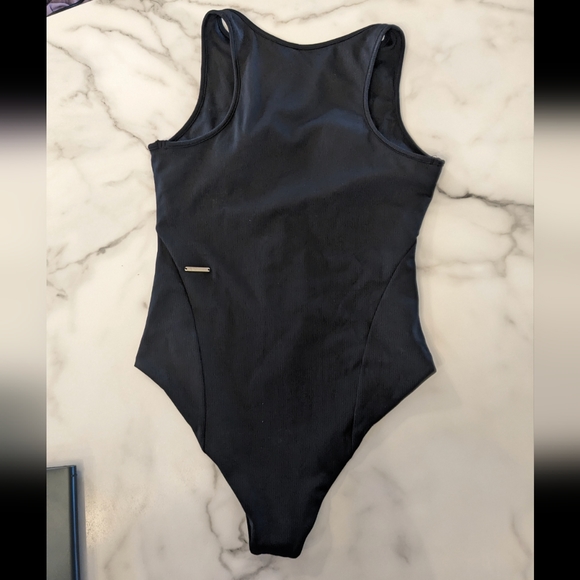 Buffbunny Laguna one piece - Picture 6 of 9